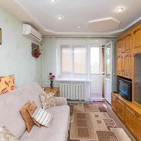 Comfortable Apartments On Hrushevskogo Street Near 16 City Hospital นิปโปร ภายนอก รูปภาพ